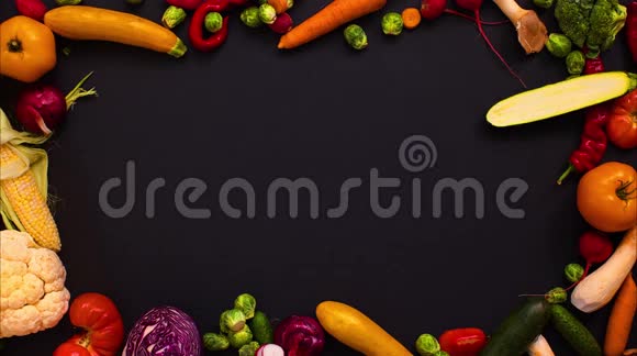 蔬菜做成字母B视频的预览图