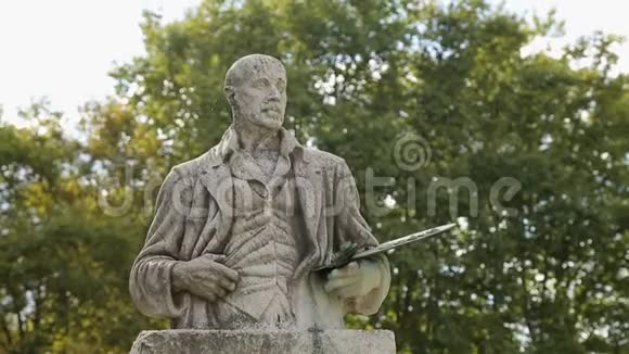 毕尔巴鄂的伊格纳西奥祖洛加半身像竖版拍摄西班牙艺术家纪念碑视频的预览图