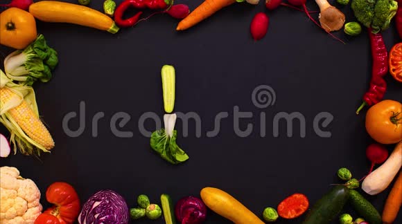 蔬菜做成字母N视频的预览图