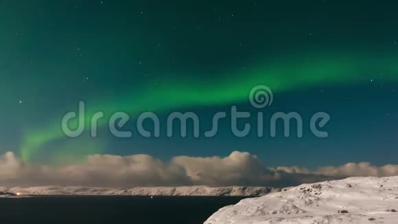 巴伦支海上空的北极光视频的预览图