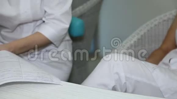 医生在日记里写的视频的预览图