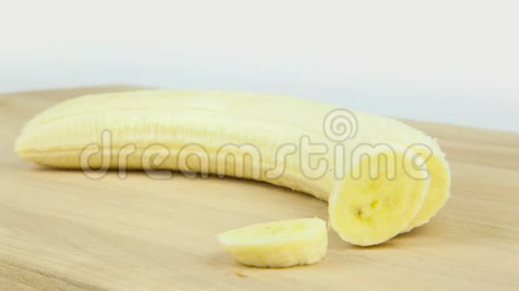时间推移香蕉切割特写视频的预览图