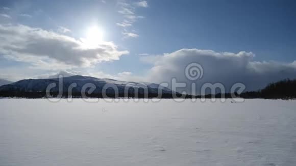 特罗姆瑟市北部挪威march202015日全食从冻结的白色预演器中提取的时间推移时间表视频的预览图