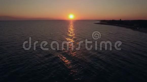 天际线海景日落空中视频的预览图