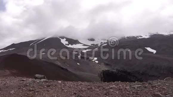 Mutnovsky火山和瀑布视频的预览图