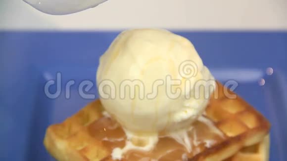 冰淇淋华夫饼2视频的预览图