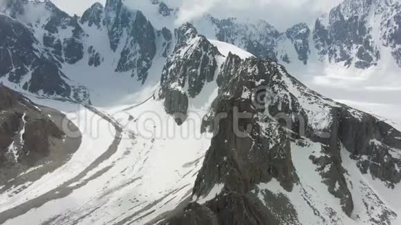 雪山空中观景视频的预览图