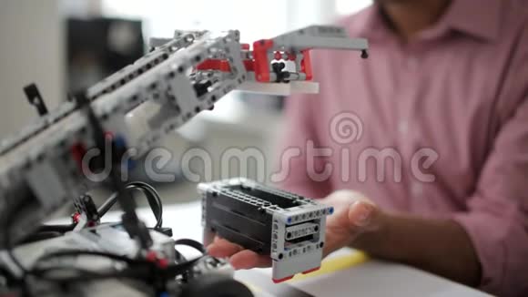 机器人机器测试过程视频的预览图