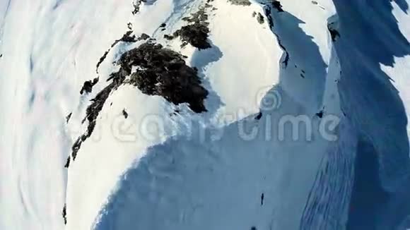 飞过雪山视频的预览图