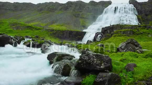 冰岛的Dynjandi瀑布视频的预览图