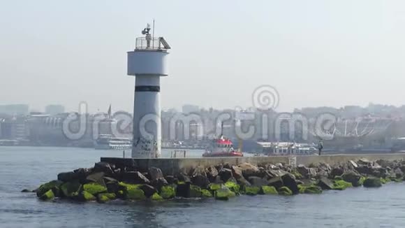 Kadikoy码头及海港视频的预览图