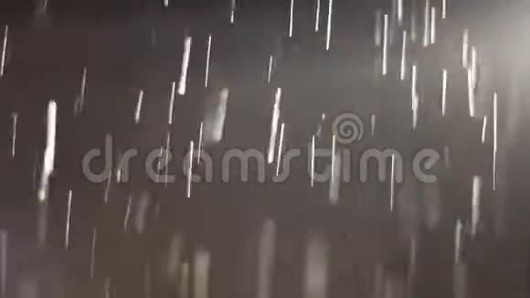 夜轻雨湿雪落视频的预览图