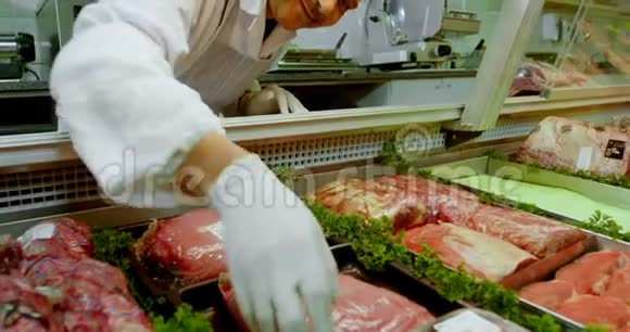 屠夫在4k店的冰箱里放肉视频的预览图