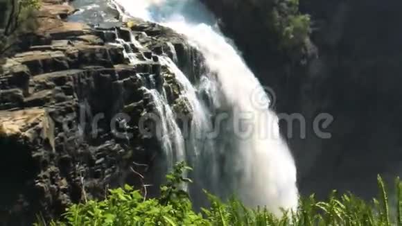 维多利亚瀑布的细节视频的预览图