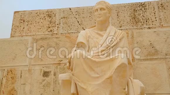 希腊雅典DionysusEleuthereus剧院的古代大理石雕像视频的预览图