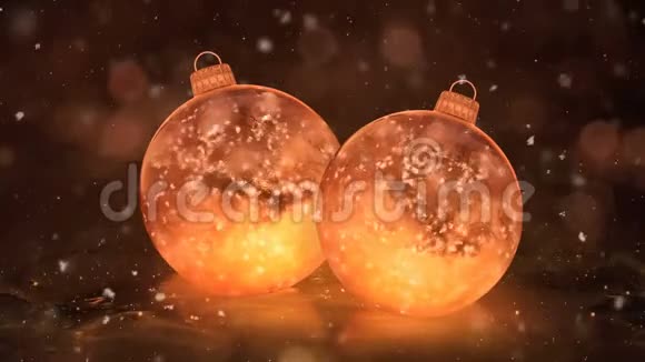 两个圣诞金冰玻璃包布装饰雪花背景循环视频的预览图