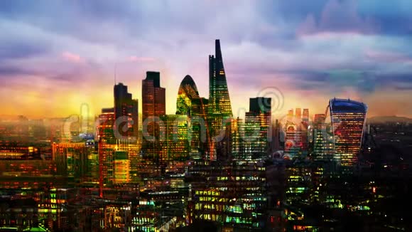 伦敦金融城商业和银行伦敦日落时的全景圣保罗大教堂的景色视频的预览图