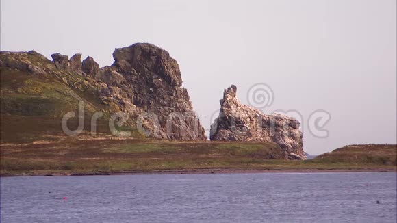 爱尔兰岩石海岸的近景视频的预览图