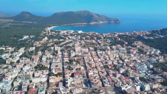 空中观景马略卡海岸的卡拉拉特贾达视频的预览图
