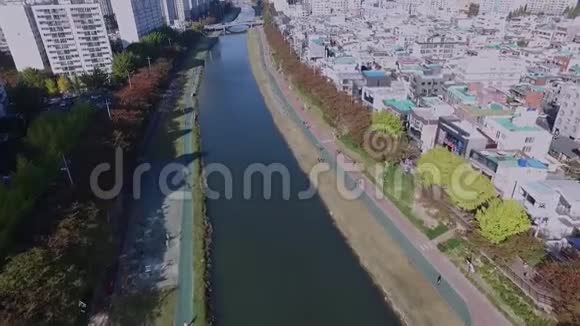 2017年釜山市翁臣川秋视频的预览图