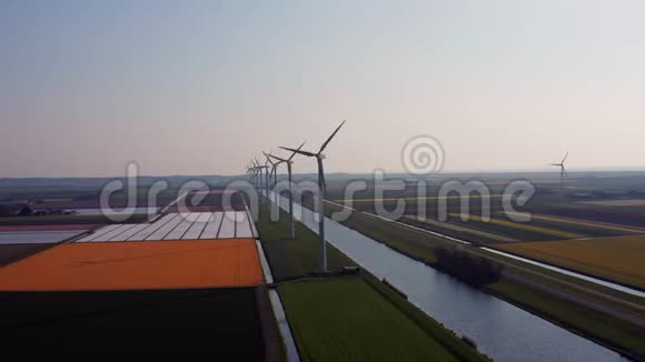 气观风力涡轮机能源生产视频的预览图