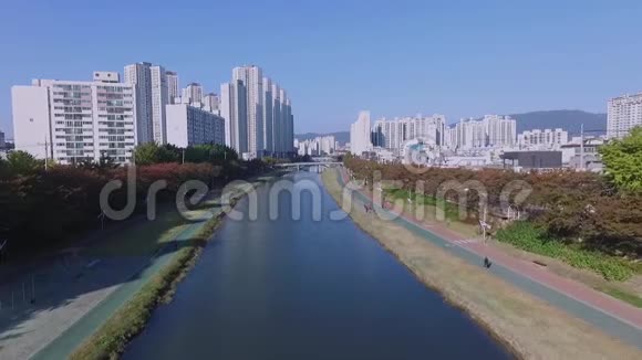 2017年釜山市翁臣川秋视频的预览图