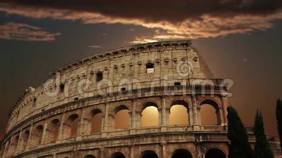 罗马斗兽场的大楼关闭了视频的预览图