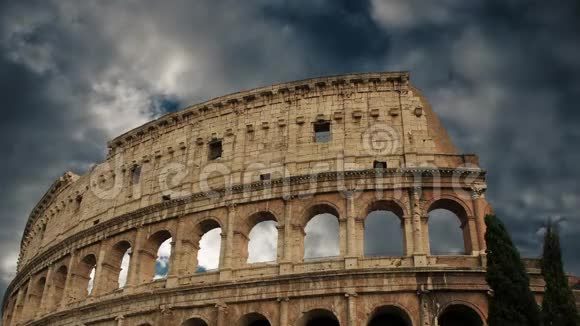 罗马斗兽场的大楼关闭了视频的预览图