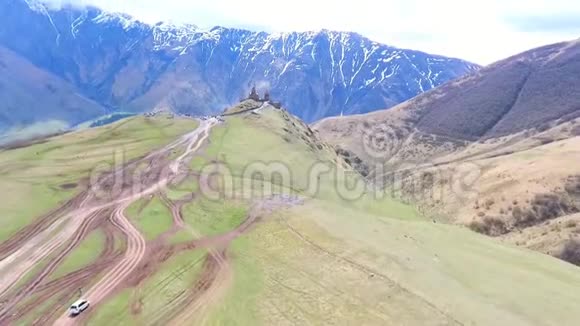格鲁吉亚第比利斯2018年5月26日空中视频美丽的山景夏日视频的预览图