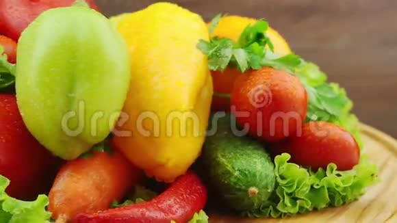 新鲜蔬菜可旋转视频的预览图