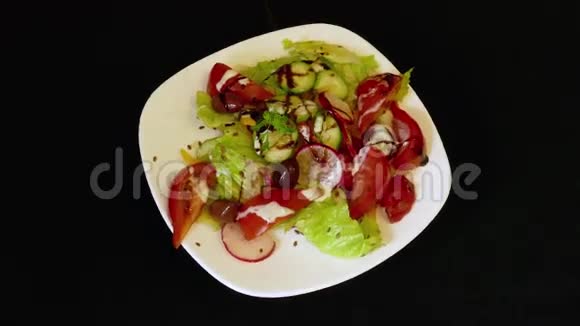 新鲜蔬菜沙拉视频的预览图