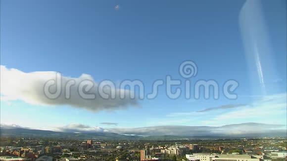 从天空向都柏林市倾斜视频的预览图
