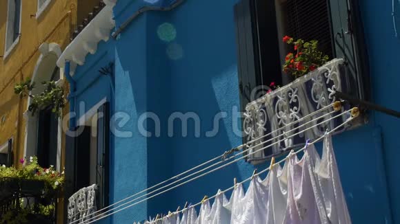 意大利户外洗衣店布鲁诺岛上的普通生活传统视频的预览图