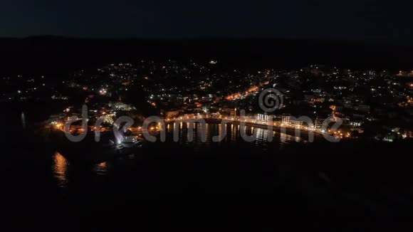 阿尔金吉老城的空中夜景视频的预览图