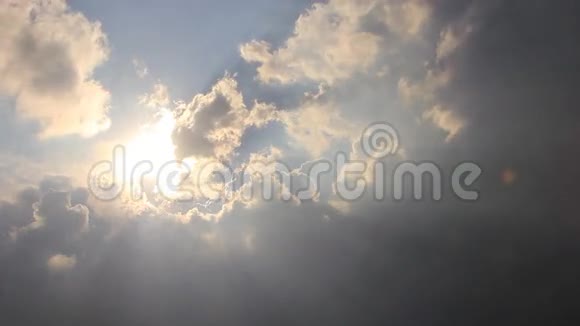 天上的阳光视频的预览图