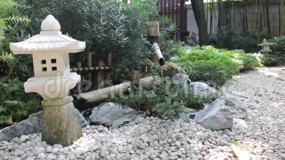禅园中的竹水视频的预览图
