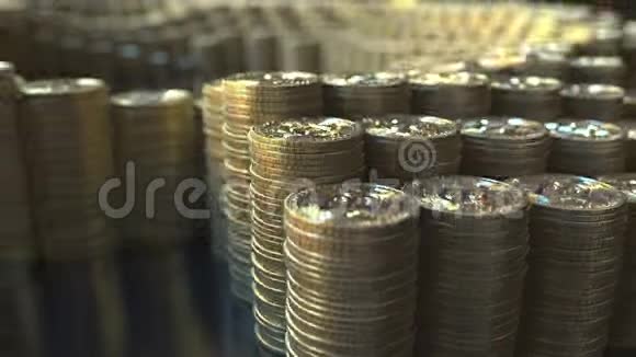 比特币符号由许多硬币堆成视频的预览图