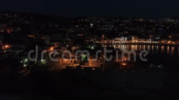 阿尔金吉老城的空中夜景视频的预览图