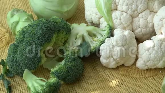 配置绿色蔬菜健康的饮食视频的预览图