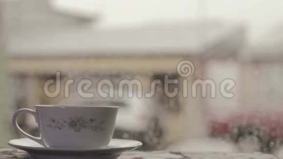 一杯热气腾腾的咖啡视频的预览图