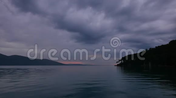 暗爱琴海日落06秋视频的预览图