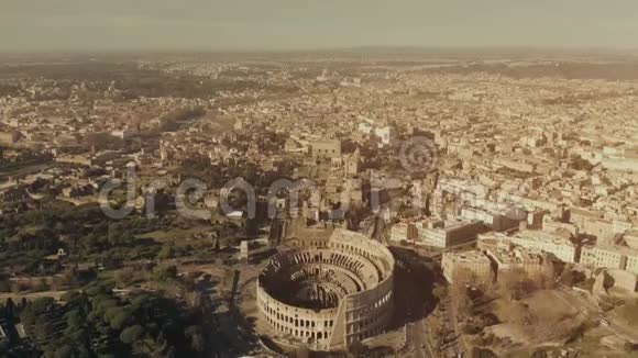 意大利罗马市景内著名的斗兽场或斗兽场露天剧场视频的预览图