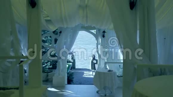 房间是为婚礼装饰的视频的预览图