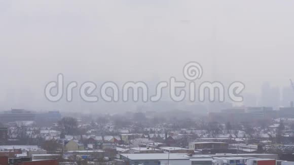 多伦多天际线被浓雾覆盖视频的预览图