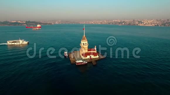 从伊斯坦布尔土耳其少女塔的鸟瞰图视频的预览图