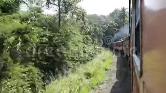 斯里兰卡科伦坡2017年2月从科伦坡到坎迪的火车视频的预览图