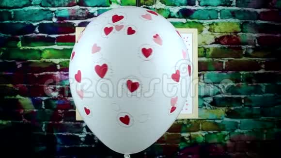 爱符号和带心气球视频的预览图