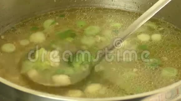 蔬菜肉汤视频的预览图