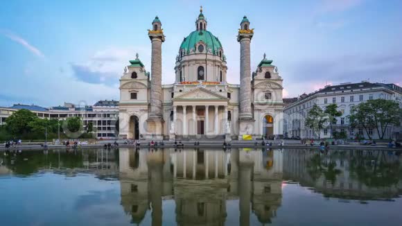 奥地利维也纳市卡尔斯基切教堂的昼夜时光视频的预览图
