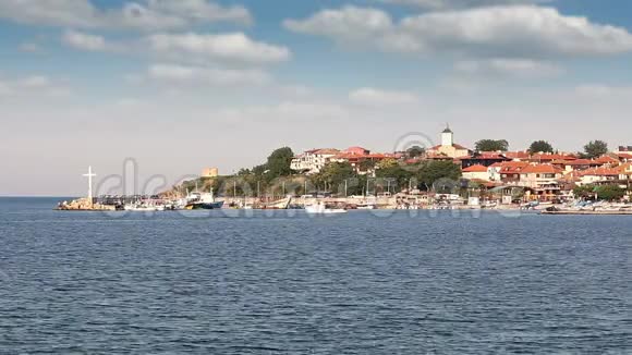老镇内塞巴尔保加利亚港视频的预览图